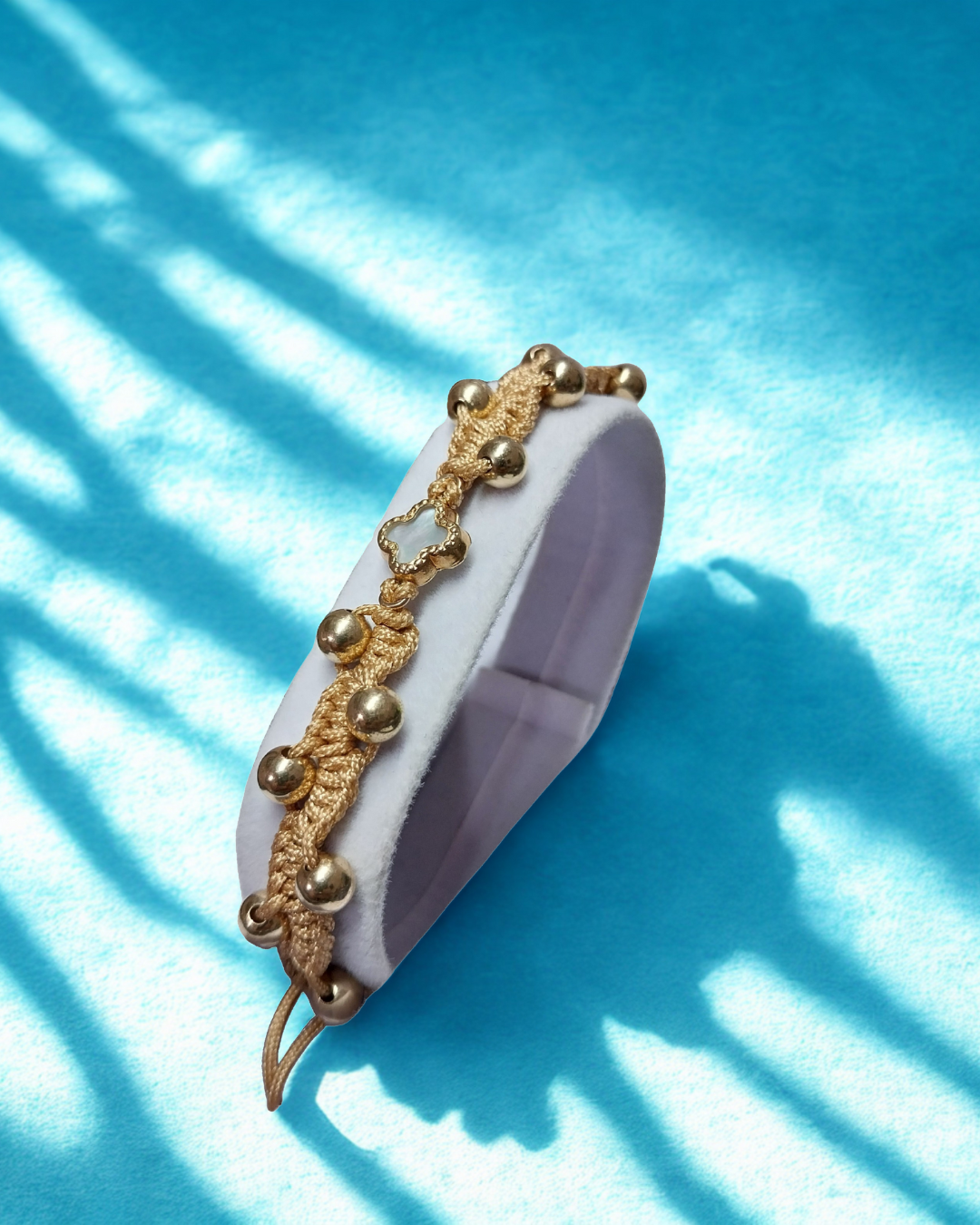 Trébol Lucky Blanca / Pulsera tejida Oro laminado 18k