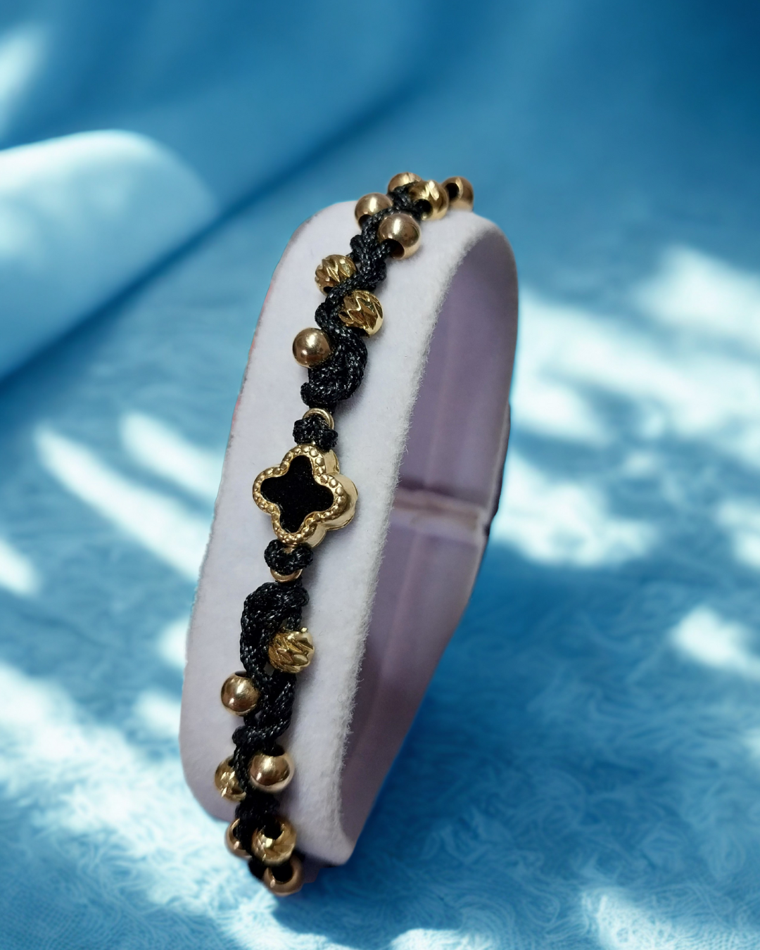 Trebol Black Lucky / Pulsera tejida Oro Laminado 18k