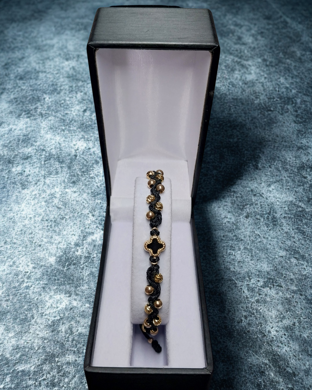 Trebol Black Lucky / Pulsera tejida Oro Laminado 18k